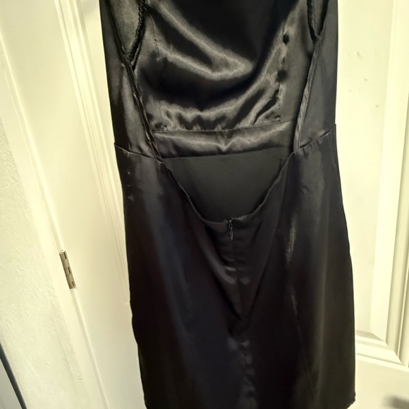 2Bella Chic Black Satin Mini Dress - Picture 4 of 6